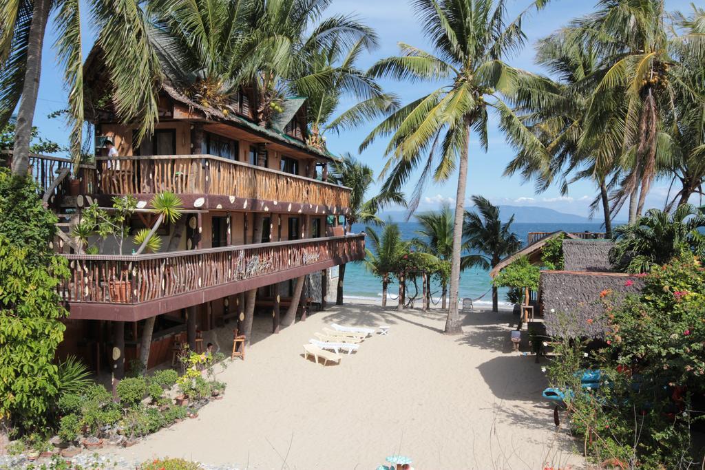 Bamboo House Beach Lodge & Restaurant Puerto Galera Exterior foto
